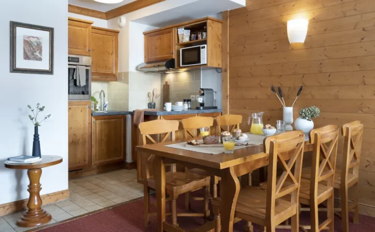 Le Village Apartments - 14