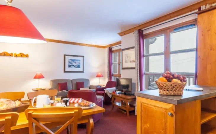 Le Village Apartments - 18