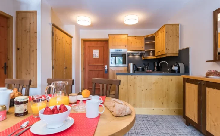 Le Village Apartments - 27