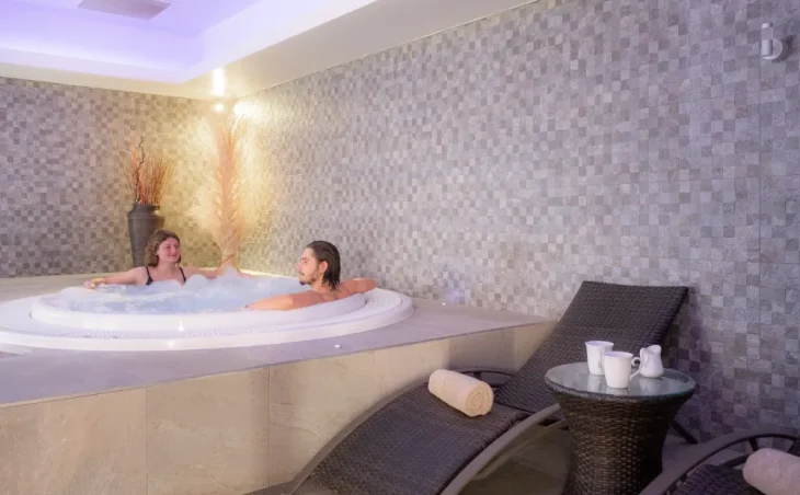 Hotel Club Les Arolles - 38