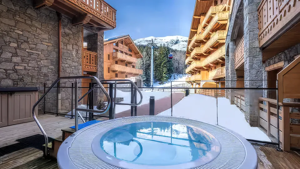 Meribel Ski Apartment with Hot Tub