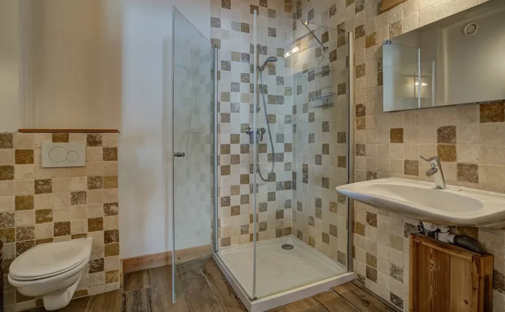 Chalet Hellebore - 10