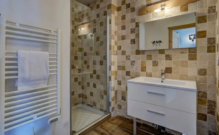 Chalet Hellebore - 11