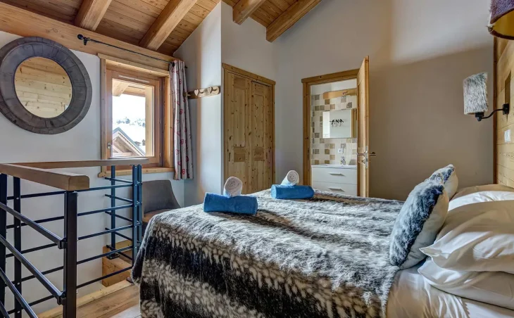 Chalet Hellebore - 3