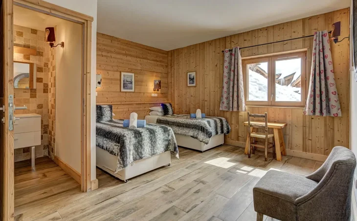 Chalet Hellebore - 12