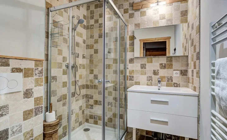 Chalet Hellebore - 5