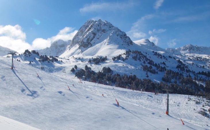 Ski holidays in Canillo. The pistes of Canillo Ski resort in Andorra.