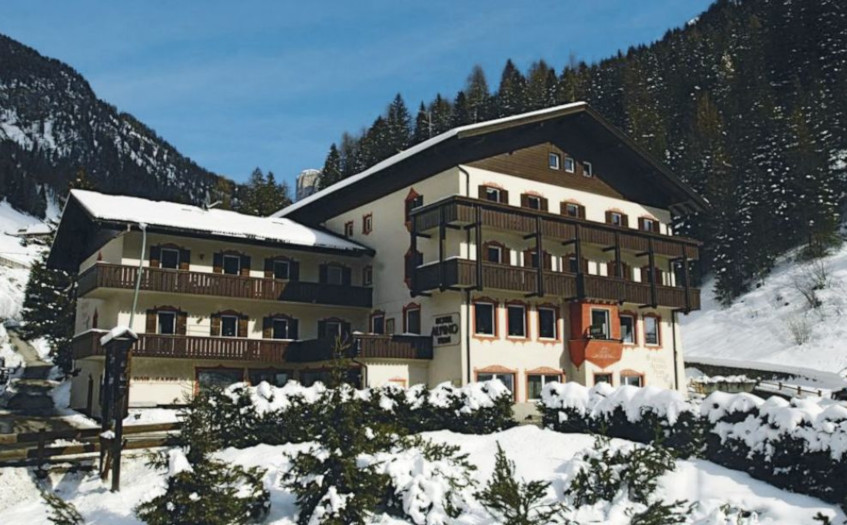 Hotel Alpino Plan,Selva,italy.external