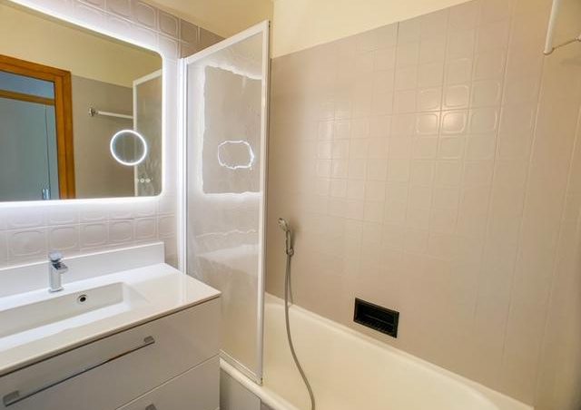 Apartments Combe Folle - 9