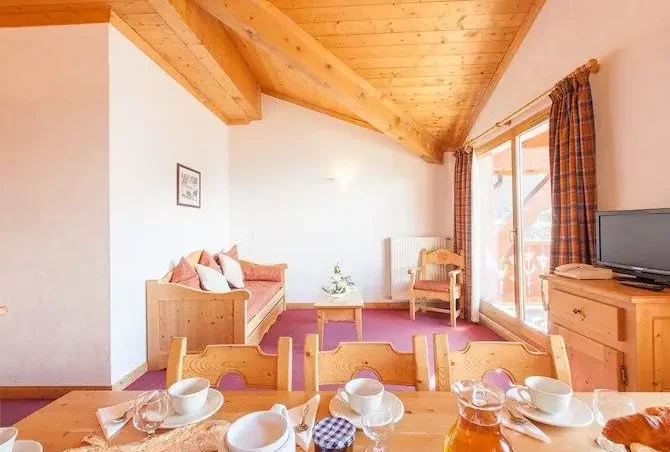 Premium – Les Chalets de l’Adonis 4* - 6