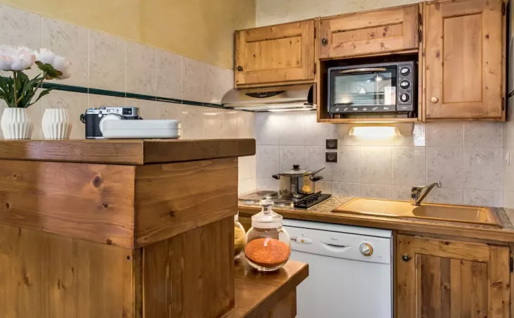 Village Montana Apartments - 4