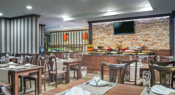 Royal Park Hotel & Apartments - 17