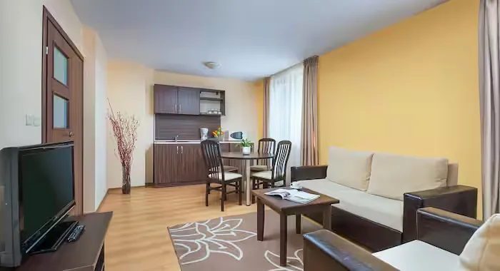 Royal Park Hotel & Apartments - 5