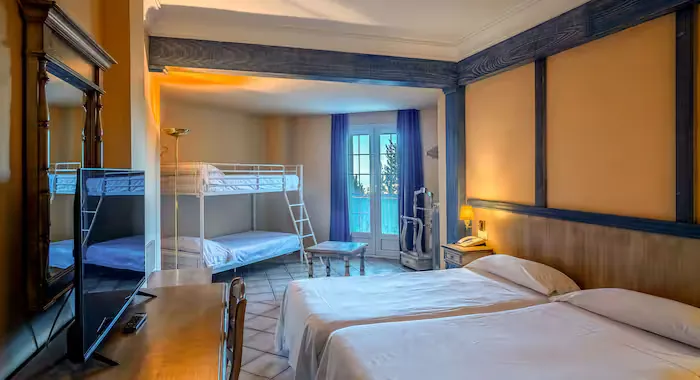 The Mountains Hotel - 11