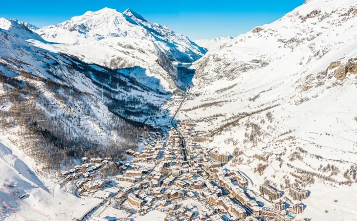 Val d’Isère Ski Pass Guide - An aerial view of Val d'Isère