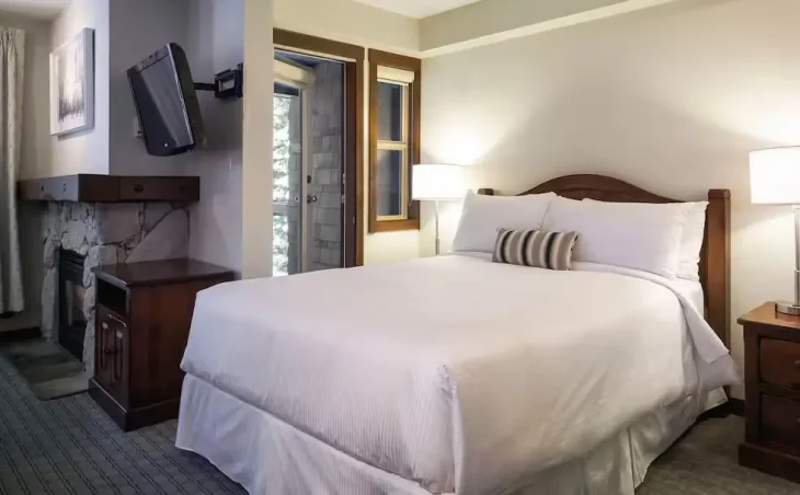 Blackcomb Springs Suites - 13