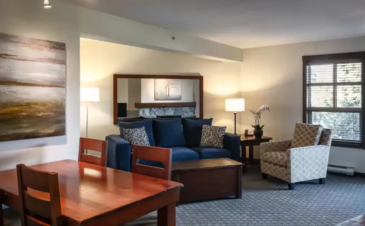 Blackcomb Springs Suites - 19