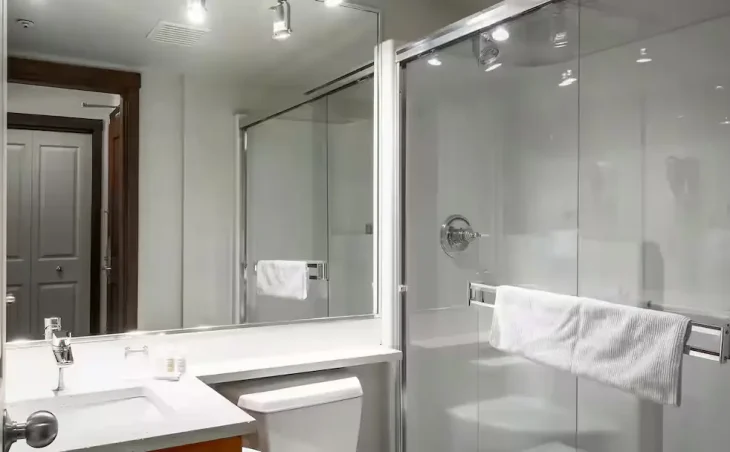 Blackcomb Springs Suites - 21