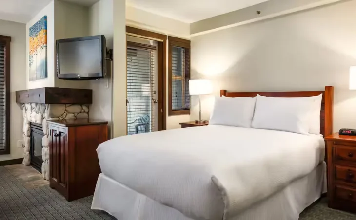 Blackcomb Springs Suites - 3
