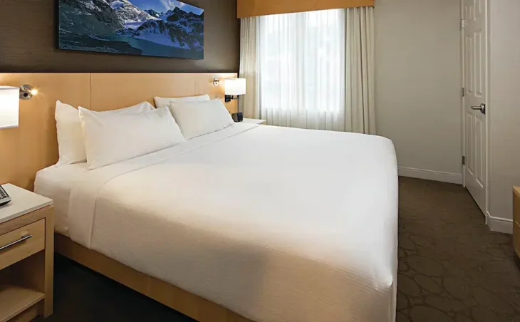 Delta Hotels by Marriott Whistler Village Suites - 5