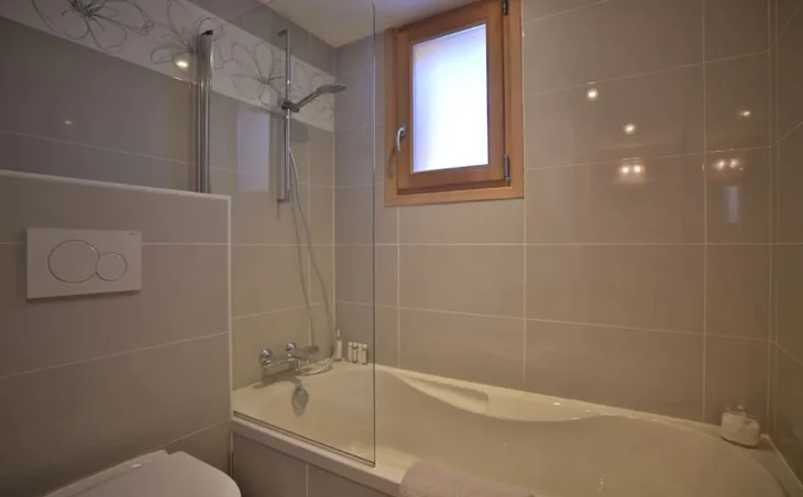 Chalet Aphylla (Self-Catered) - 7