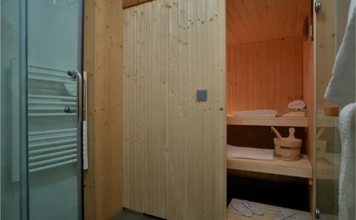 Chalet Aphylla (Self-Catered) - 6