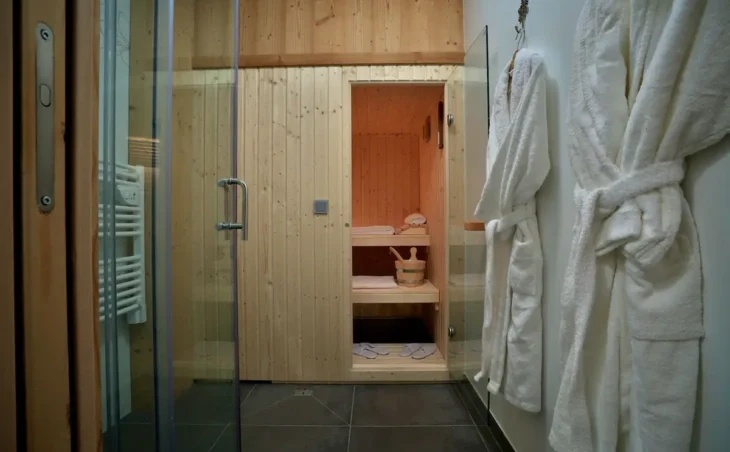 Chalet Aralia (Self-Catered) - 8