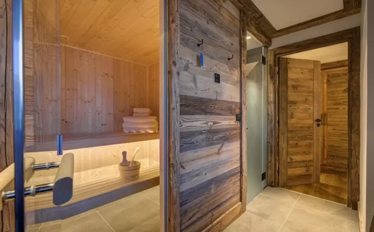 Chalet Chez Bugi (Catered) - 9