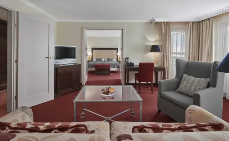 Lebenberg Schlosshotel - 12