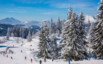 Les Gets Ski Resort Unveils a Brand-New 8-Seater Chairlift for Christmas 2025