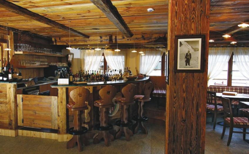 Hotel Lo Scoiattolo in Gressoney , Italy image 1