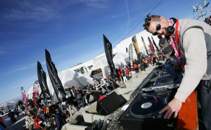 Les Deux-Alpes Ski Holidays - Apres ski DJ in Les Deux-Alpes